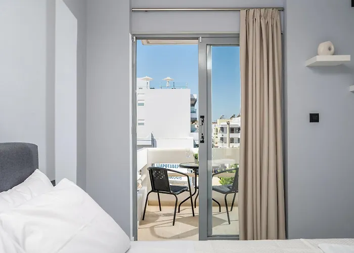 Апартаменты Avra *